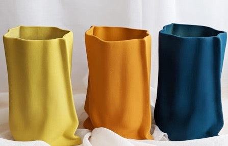 The ShoppingBag Ceramic Vase, an elegant vase to enjoy all year round - Miss One