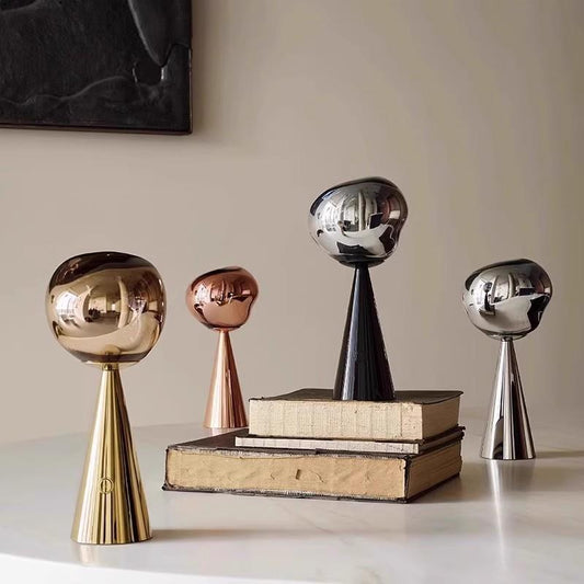 Lava Glow Acrylic Table Lamp - Miss One