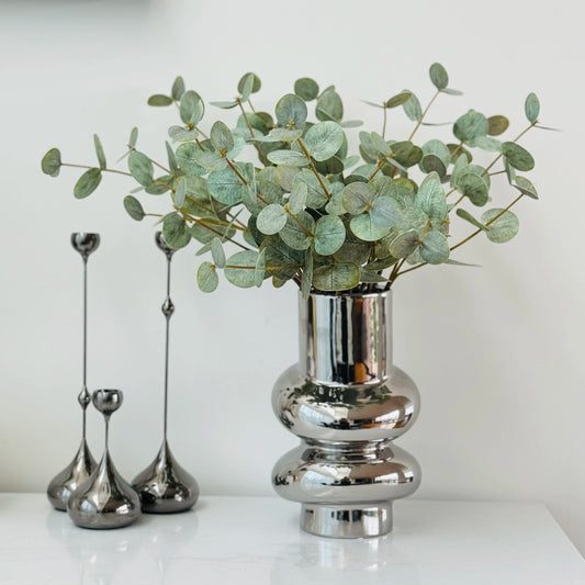 Sprinkle Your Space with Elegance: Miss One’s Donut Ceramic Vases in Silver and White